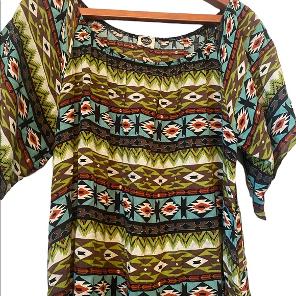 J & M Clothing Co Native American  Style Geometric Fringed Short Sleeve Tunic - Picture 2 of 12